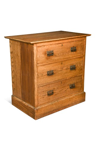 Lot 183 - A small Arts & Crafts oak chest of drawers