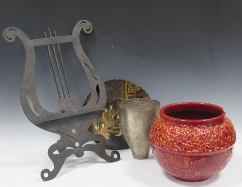 Lot 108 - A Burmantofts Faience 'strawberry' ceramic...