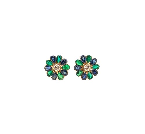 Lot 129 - A pair of diamond, sapphire and emerald cluster ear studs