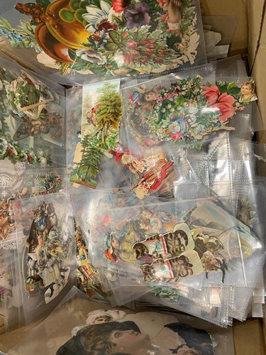 Lot 327 - Victorian embossed scraps