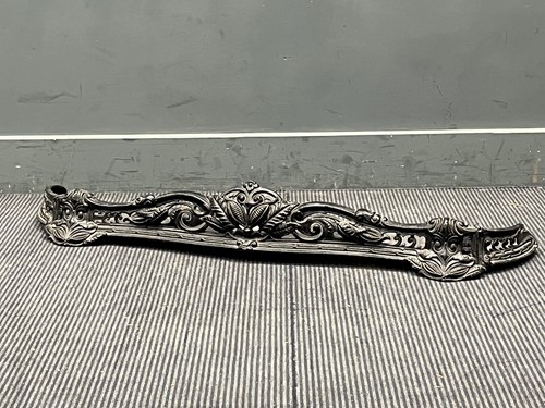 Lot 659 - A cast iron Victorian fender 113cm wide