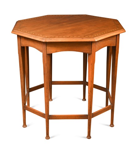 Lot 205 - An Arts & Crafts mahogany occasional table