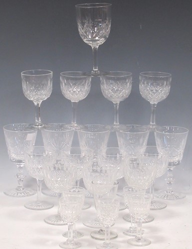 Lot 24 - Collection of cut glassware and few others...