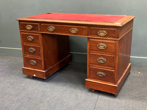 Lot 418 - An early 20th century pedestal desk comprising...