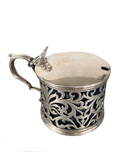 Lot 507 - A Victorian silver drum mustard