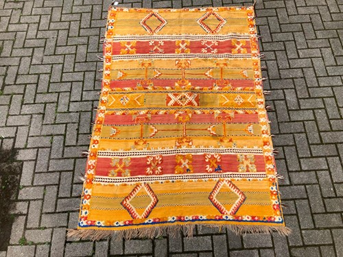Lot 481 - A Quasqui kelim embossed rug 207 x 145cm