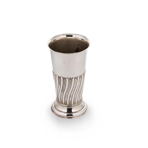 Lot 509 - A Victorian silver flared beaker