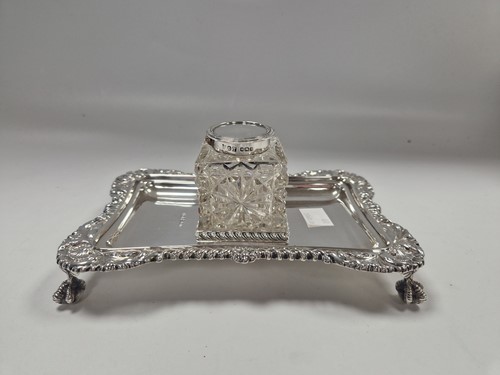 Lot 397 - A silver inkstand with glass inkwell, 9.5ozt...