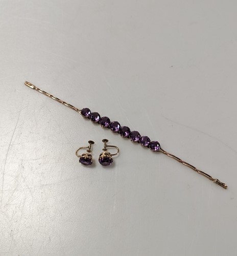 Lot 353 - synthetic colour change corundum bracelet with...