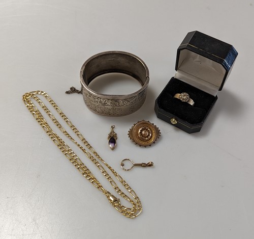 Lot 351 - A chain marked 750, 11.2g, together with a 9ct...
