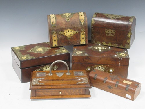 Lot 170 - Various Victorian Gothic style items to...