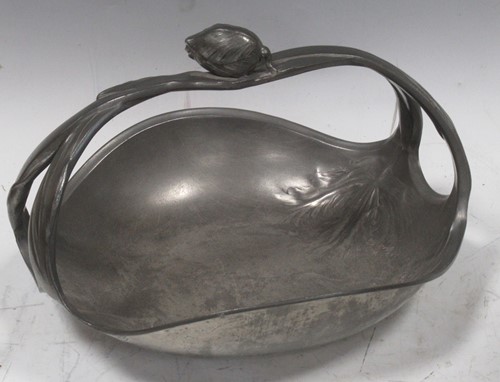 Lot 143 - Hugo Leven for Kayserzinn, an Art Nouveau pewter basket, pattern no. 4349