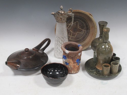 Lot 175 - A collection of various ceramics and stone...