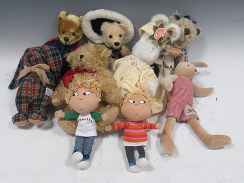 Lot 230 - A large box of assorted modern teddy bears,...