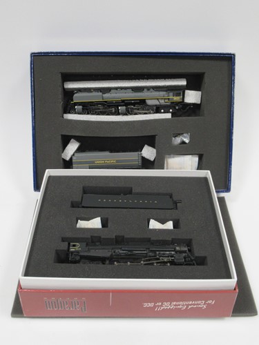 Lot 201 - Model railway Genesis HO or OO scale 4-6-6-4...