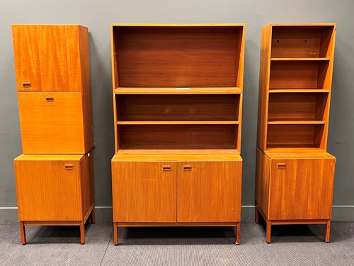 Lot 607 - 20th Century Furniture