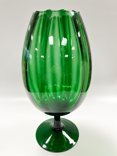 Lot 22 - A large Empoli green glass goblet vase