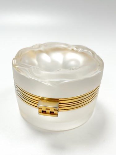 Lot 9 - Daphne, a Lalique frosted glass powder jar