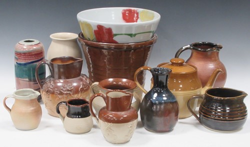Lot 173 - A quantity of art pottery and table wares