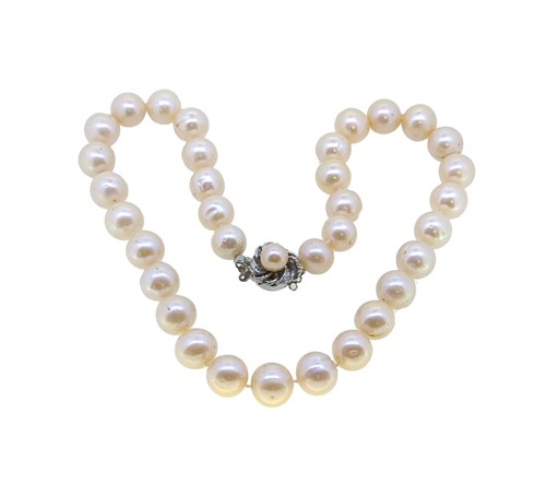 Lot 334 - Two freshwater cultured pearl necklaces, gross...