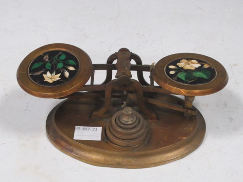 Lot 110 - A set of 19th century ormolu scales