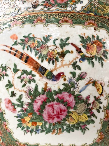 Lot 50 - A Chinese export Cantonese porcelain large punch bowl, Qing Dynasty, 19th century