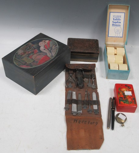 Lot 126 - A miniature carpenters pouch by "Bonsa"...