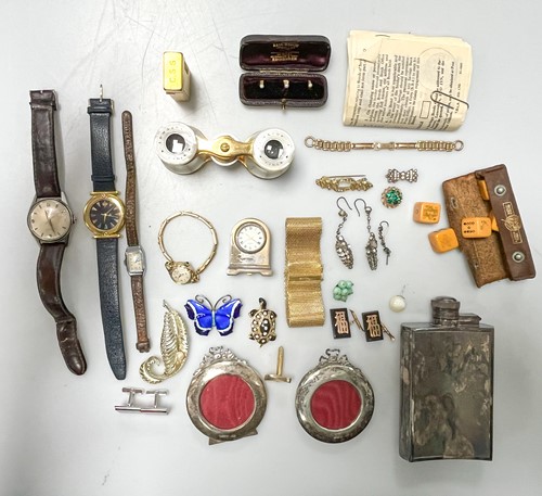 Lot 315 - Few items of dress jewellery, a Certina watch,...