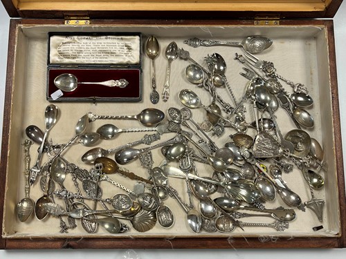 Lot 351 - A silver souvenir spoon for Edward VII...