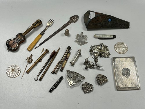 Lot 355 - A quantity of small silver and metalwares...