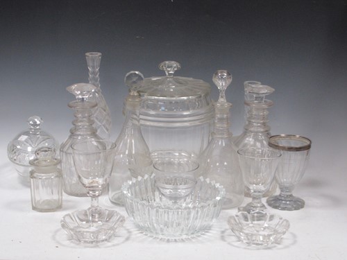 Lot 69 - A mixed group of glassware to include decanter...
