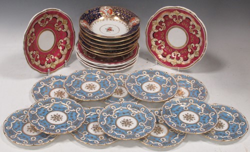 Lot 217 - A set of six Chamberlain's Worcester pudding...