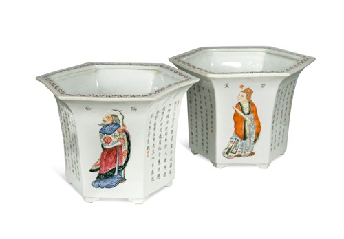 Lot 40 - A pair of Chinese Wu Shuang Pu porcelain hexagonal jardinieres