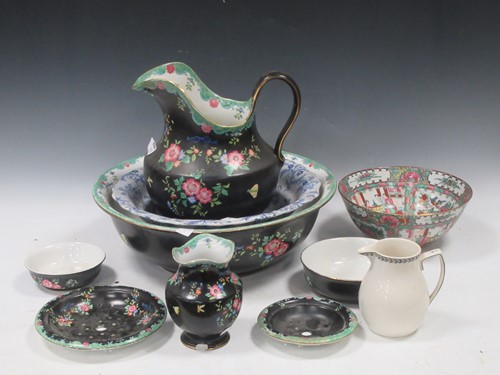 Lot 171 - Quantity Wood and Son Yuan pattern dinner ware,...