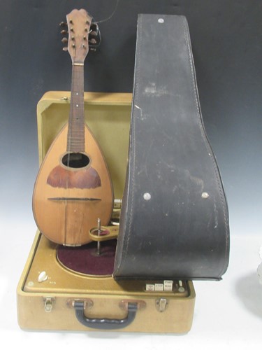 Lot 154 - A bakelite cased record player and a Italian...
