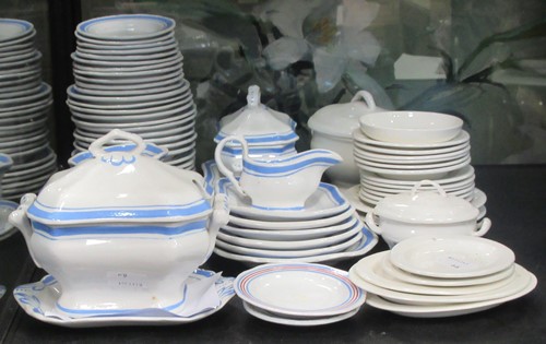 Lot 89 - 19th century creamware doll's house dinner...