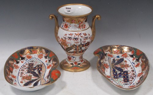 Lot 186 - A Spode two-handled imari vase, pattern 967,...