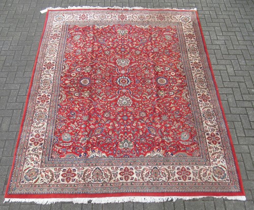 Lot 621 - A mahal rug with a red ground colour 304 x 242 cm