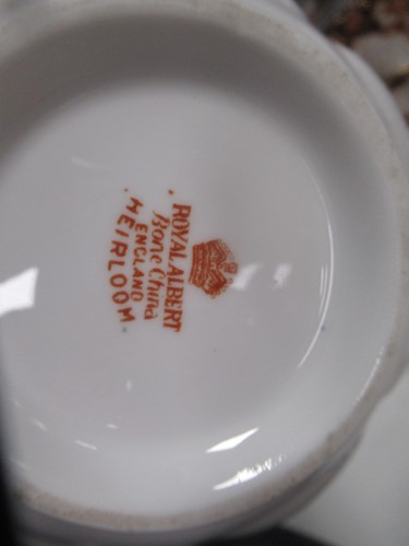 Lot 7 - An extensive Royal Albert service