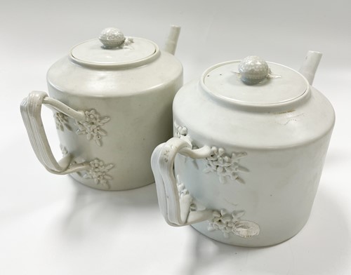 Lot 41 - Two Chinese porcelain Diana Cargo teapots and covers, circa 1816