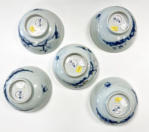 Lot 14 - Eight Chinese blue and white porcelain Nanking Cargo bowls, circa 1750