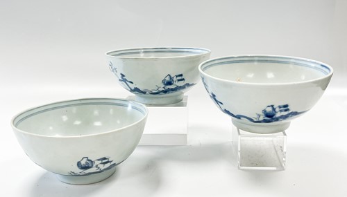 Lot 14 - Eight Chinese blue and white porcelain Nanking Cargo bowls, circa 1750