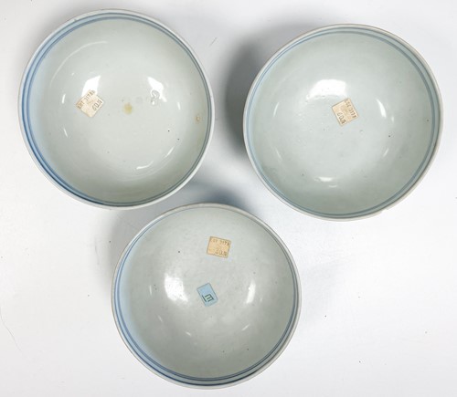 Lot 14 - Eight Chinese blue and white porcelain Nanking Cargo bowls, circa 1750