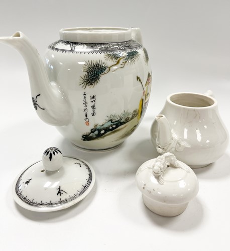 Lot 51 - A Chinese porcelain teapot and cover, Republic Period