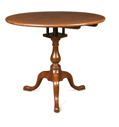 Lot 359 - A George III mahogany tilt-top occasional table