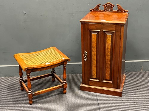 Lot 590 - A Victorian walnut bedside cupboard and a...