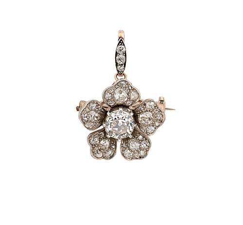 Lot 281 - A late Victorian diamond set pendant/brooch