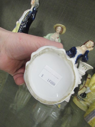 Lot 22 - Collection of porcelain and bone china...