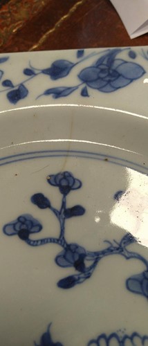 Lot 14 - A pair of Chinese blue and white bowls,...