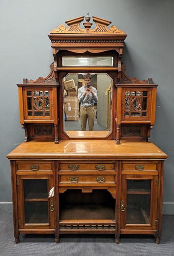 Lot 519 - Dresser with mirror top
